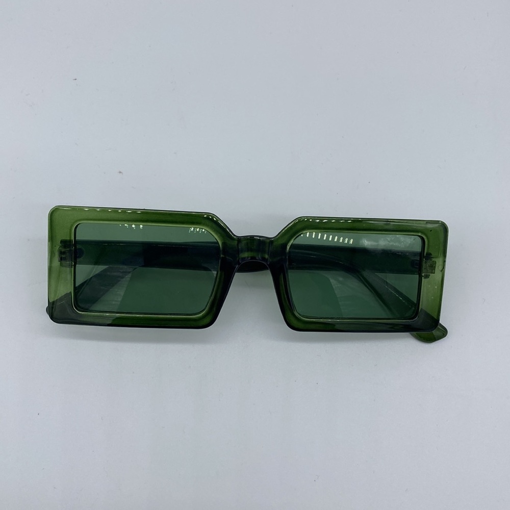 GREEN SUNGLASSES